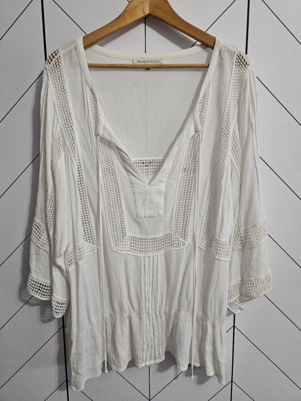 Daniel Rainn White Gauzy 3/4 Sleeve Crochet Accent Tunic, Plus 2X